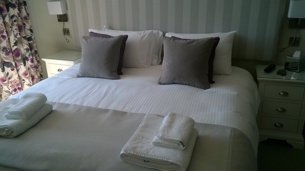 Rose & Crown Hotel Yealmpton ภายนอก รูปภาพ