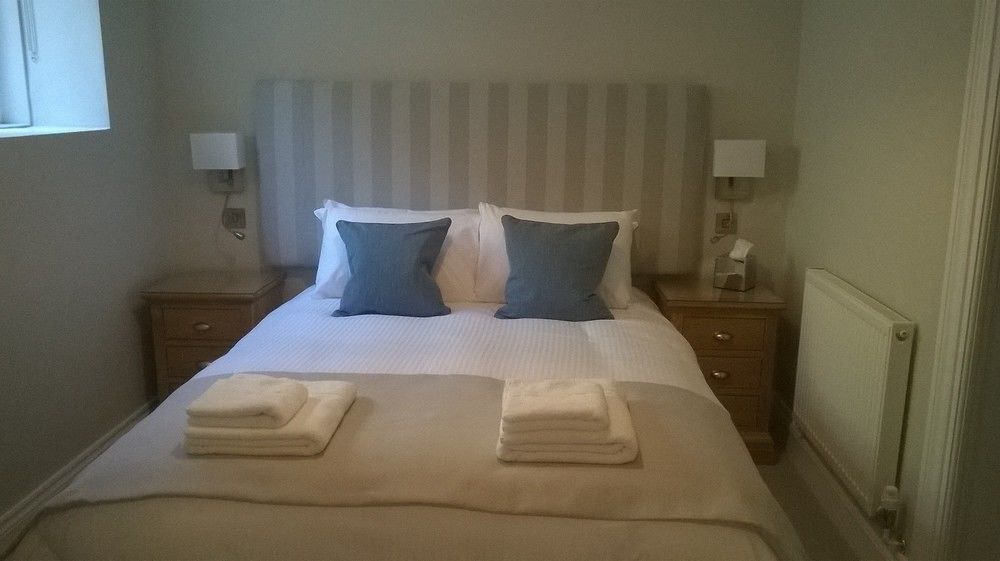 Rose & Crown Hotel Yealmpton ภายนอก รูปภาพ