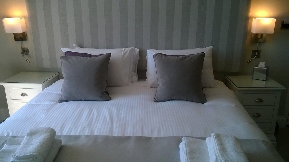 Rose & Crown Hotel Yealmpton ภายนอก รูปภาพ